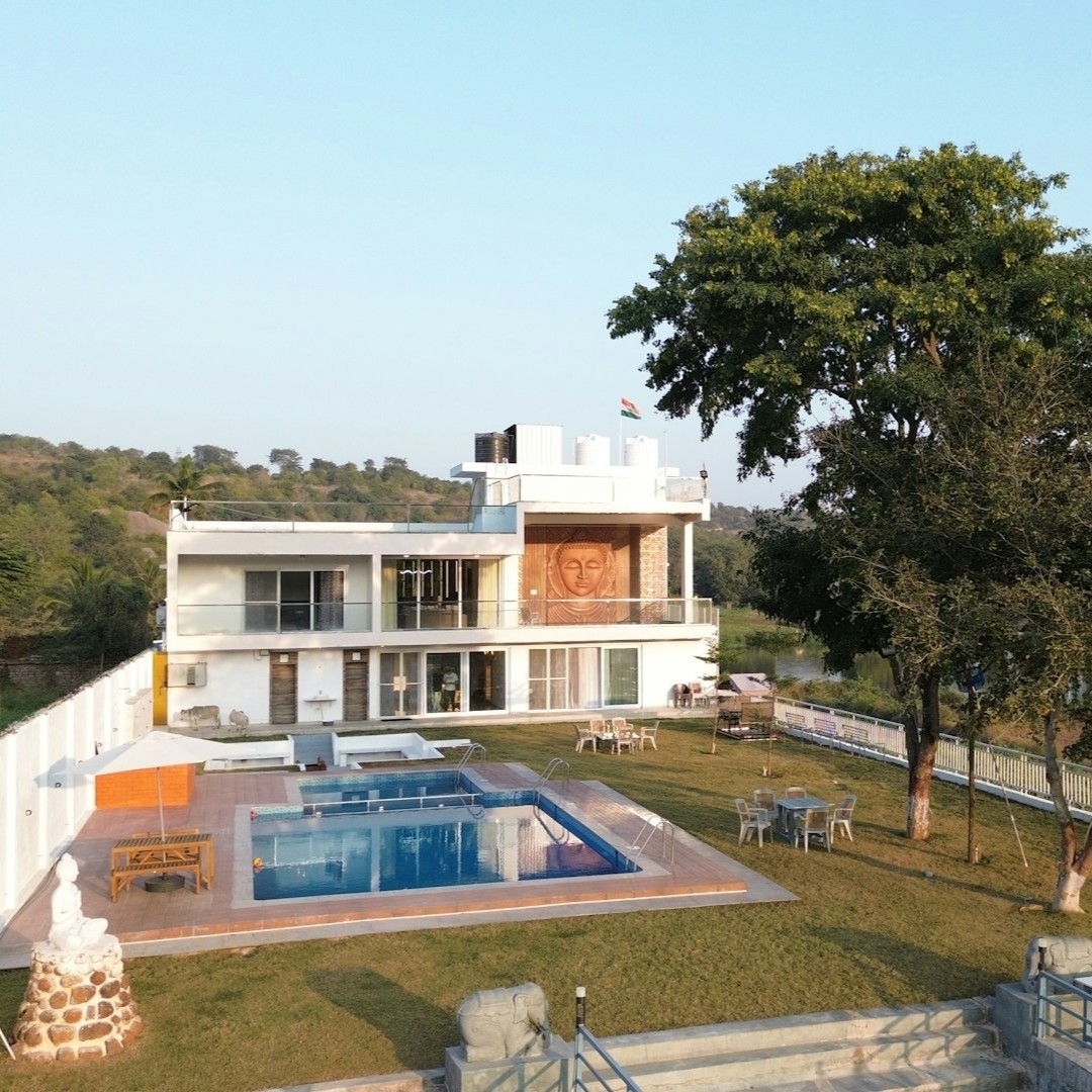 mountain-side-luxury-villa